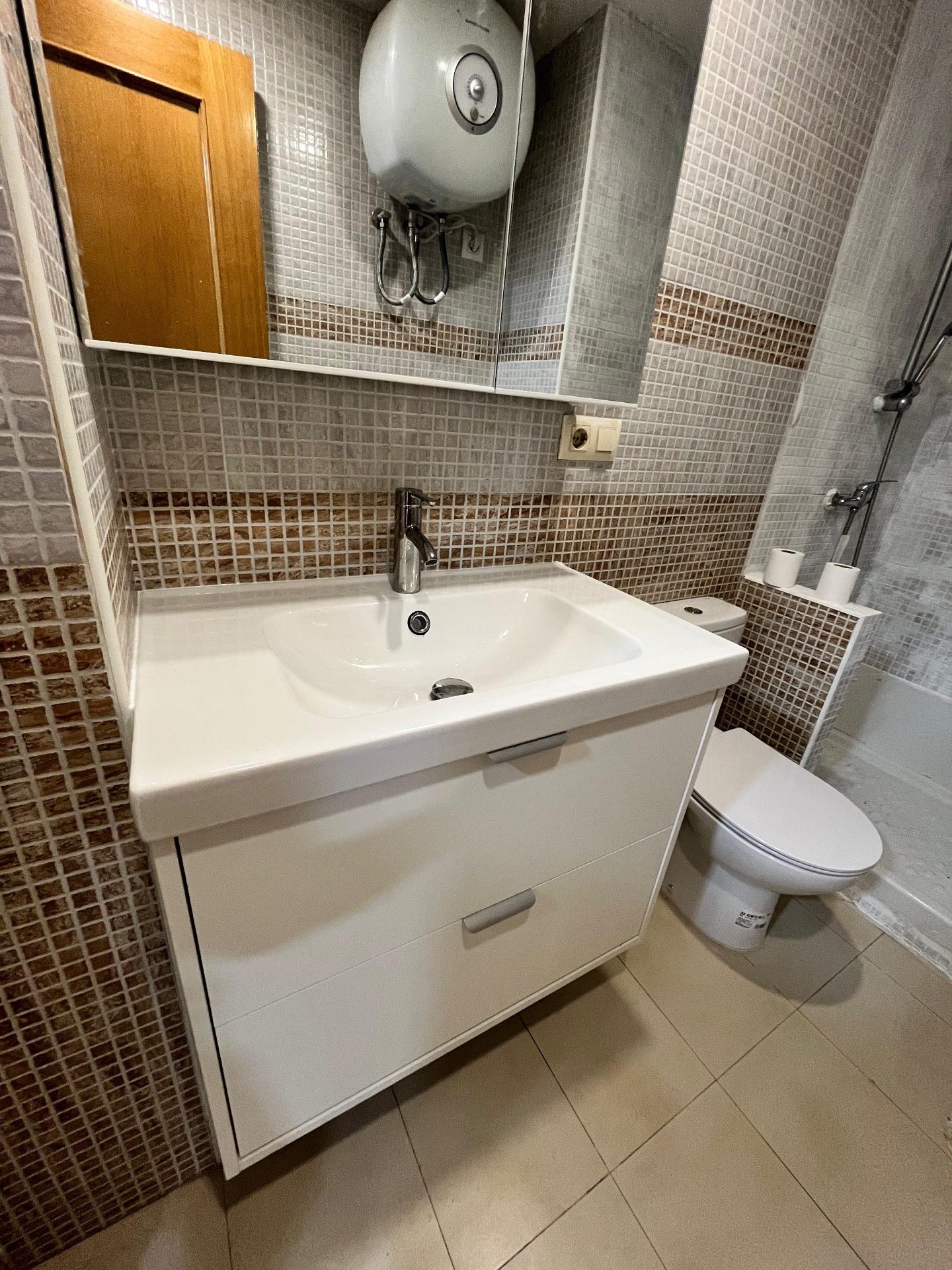 Baño acabado · Valencia — trabajo finalizado por SGO Services
